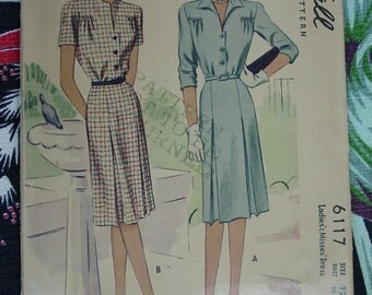 Vintage Pattern c.1945 McCall No.6117 Dress Size 12 Uncut