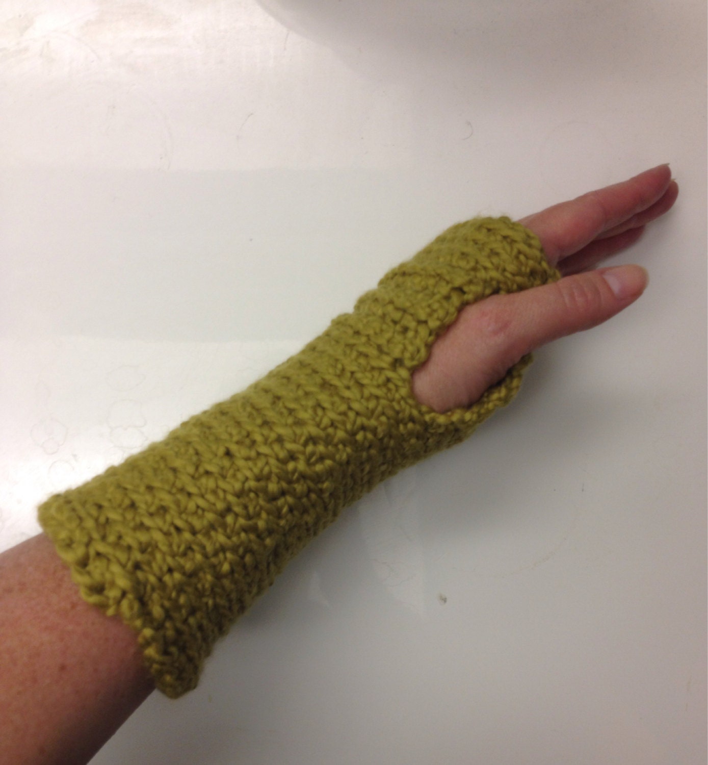 Writer's gloves in Olive Green Organic Cotton for