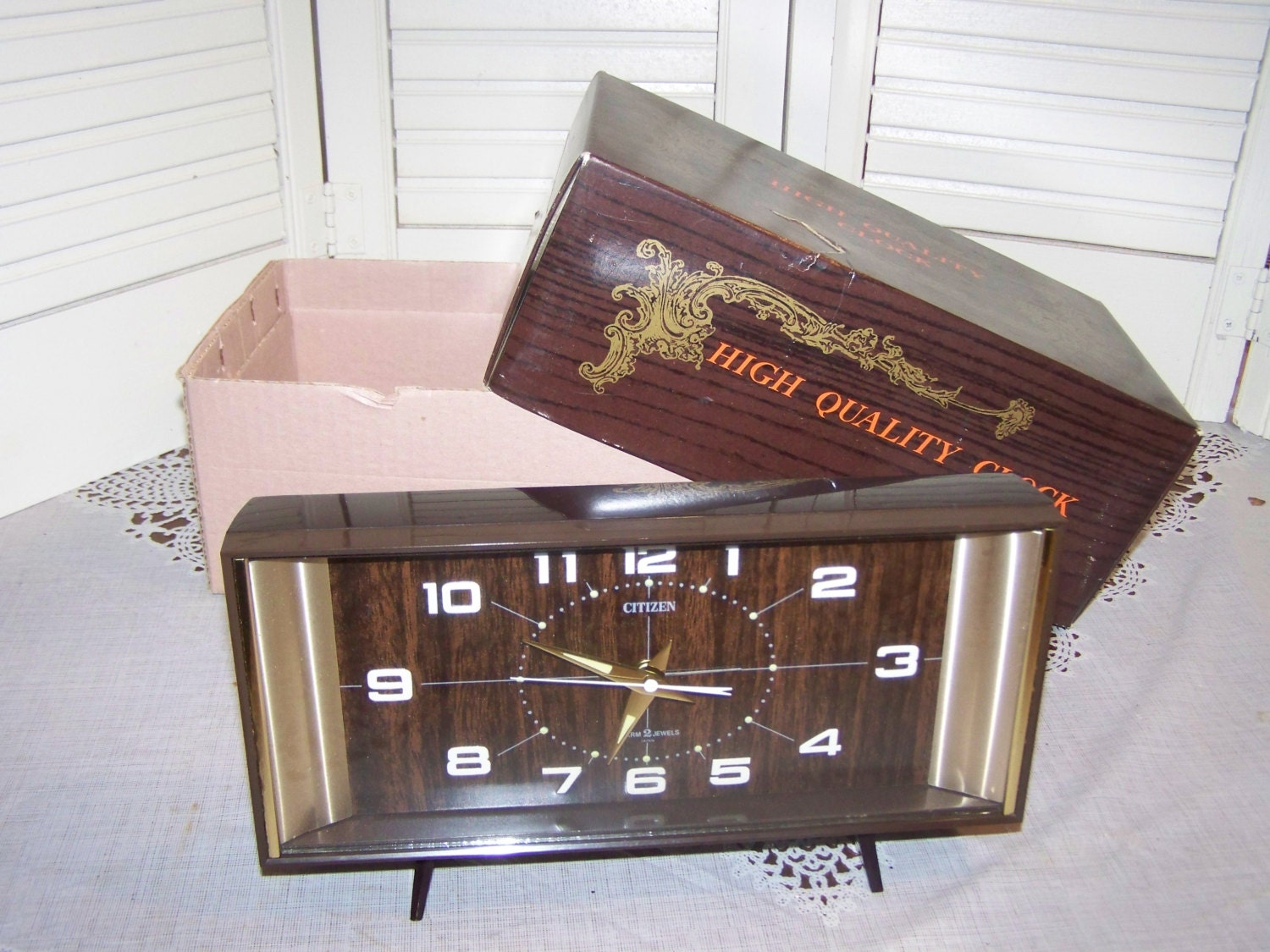 Vintage mid century Citizen Alarm Clock Wind upretro TV