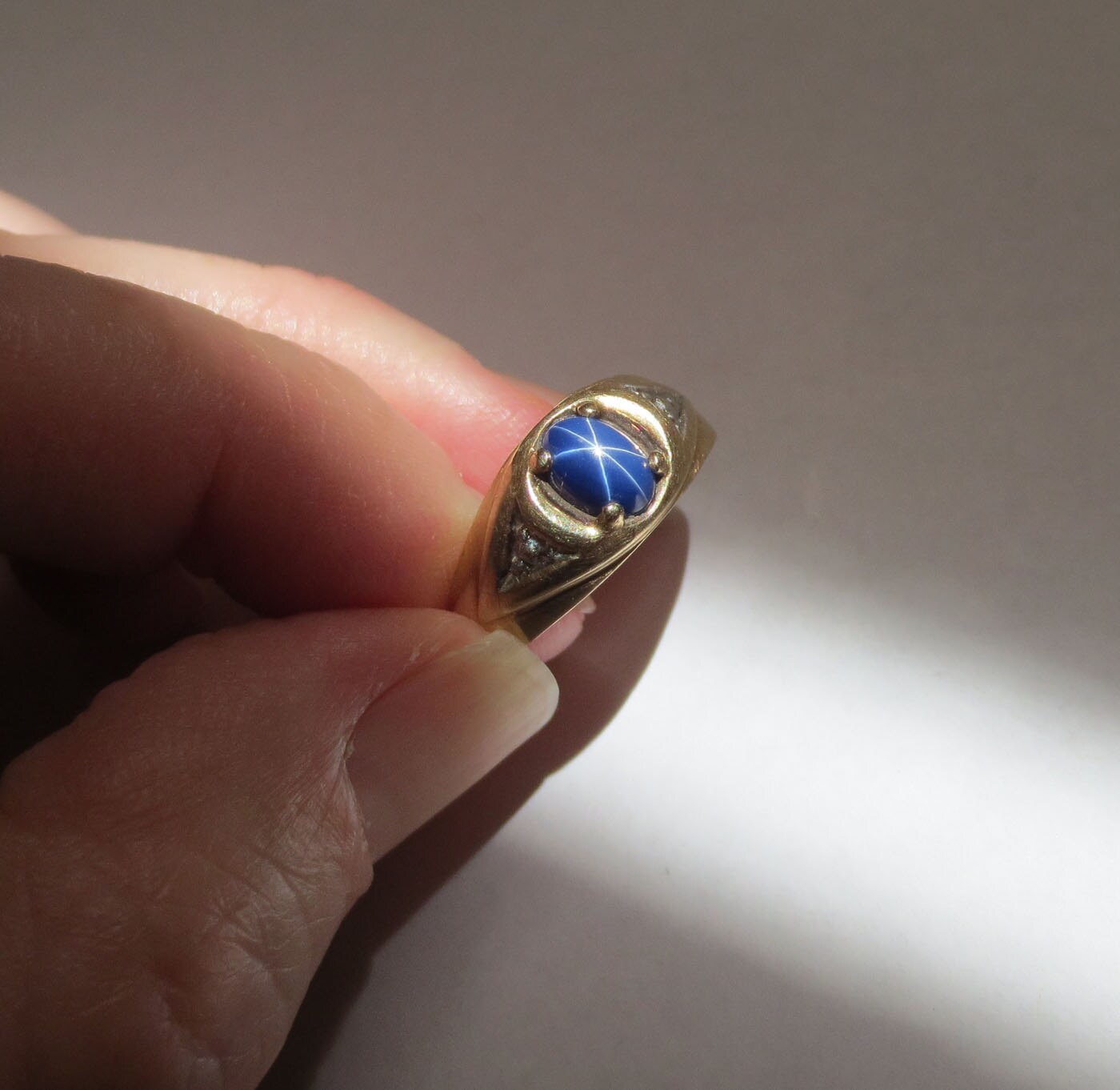 Vintage 10K Gold  Love Story  Ring  w Blue Star