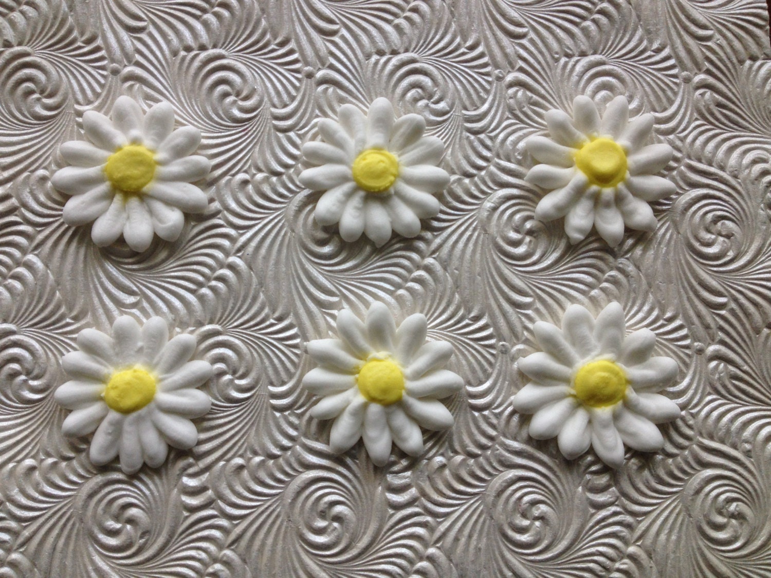 White Royal Icing Daisies 15 Cake Decorations