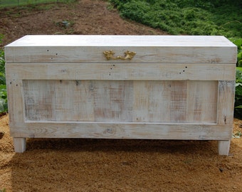 Large Hope Chest/ Coffee Table/ End of the Bed Bench/ Entry/ - Extra Large Hope Chest / End of the Bed Bench /Blanket Storage / Wedding  Housewarming Gift