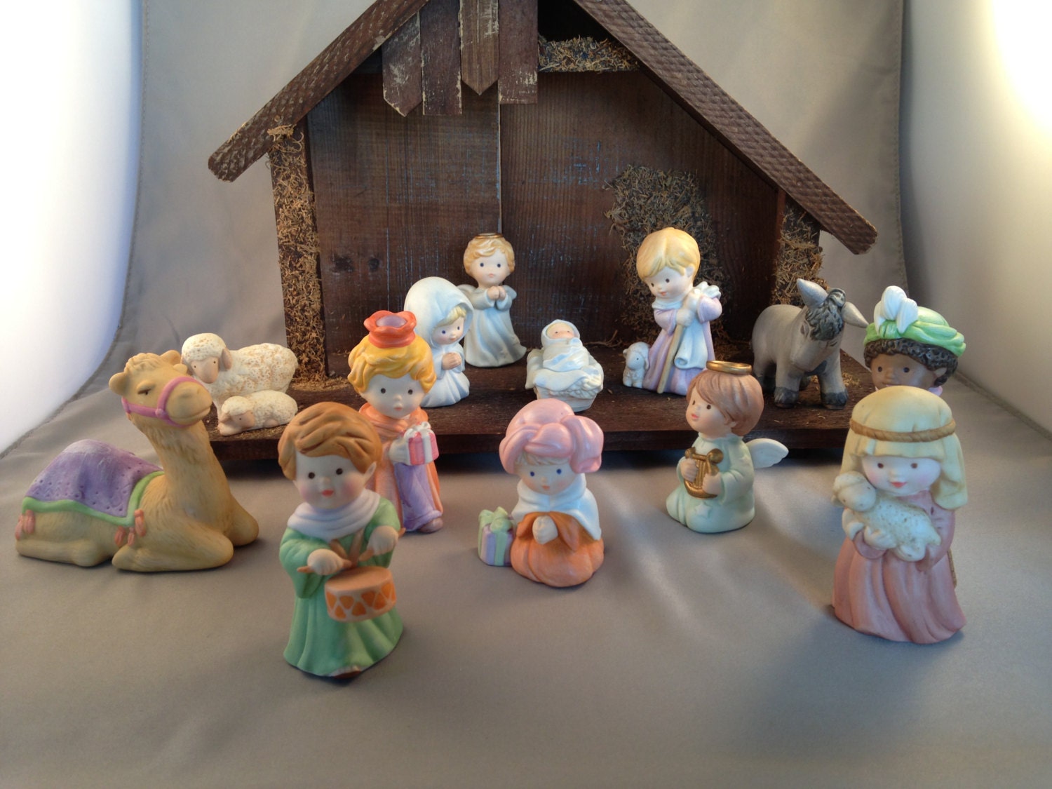 Avon Heavenly Blessings Nativity Collection Porcelain 13 Piece
