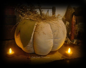 Primitive Large Pumpkin 11" x 8"