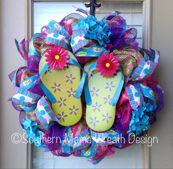 Flip Floppin Summer wreath by SouthernMamaWreaths on Etsy