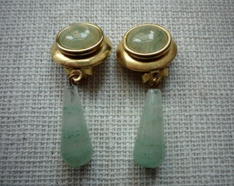 Vintage Natural Green Jade Gold Tone Dangling Clip On Earrings