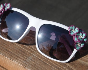 Retro White Flower Sunglasses