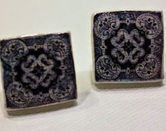 Beautiful earrings, with Portuguese tile replica, white and black.