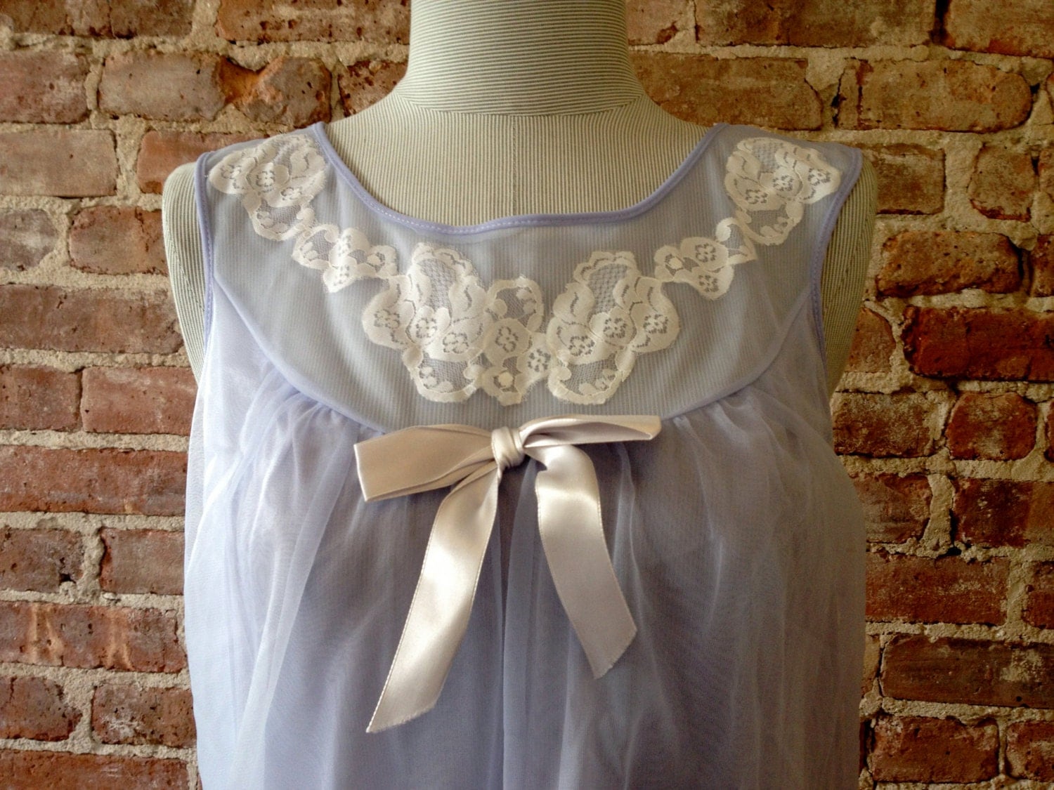 Size M - ARISTOCRAFT Vintage Nightgown - 1950s Nightie - Lavender Baby Doll - Mad Men