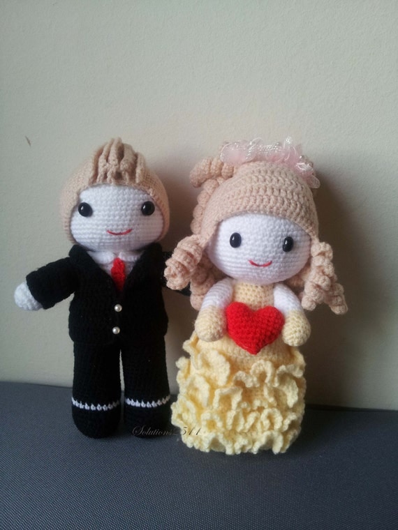 Items similar to Bride and Groom Dolls, Wedding crochet ...