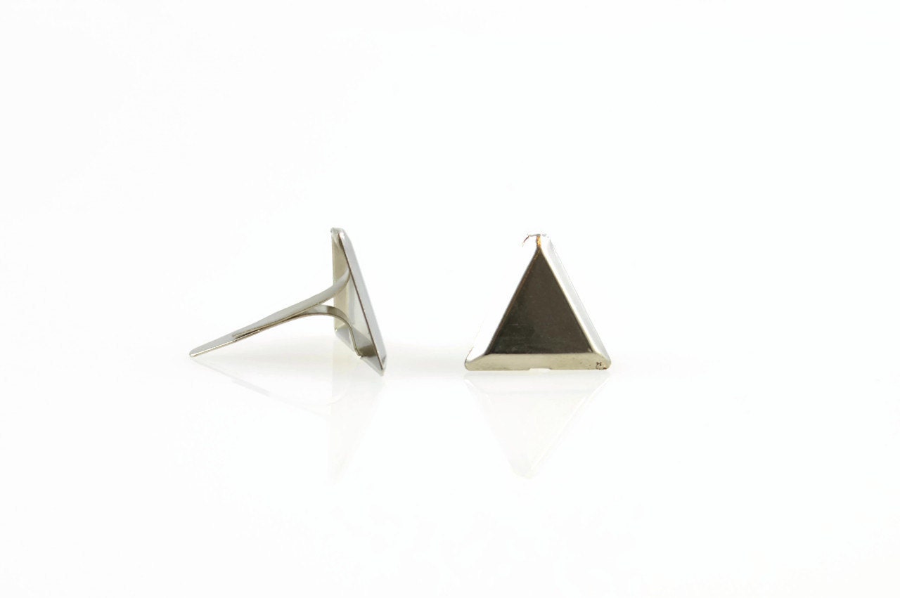 1.1cm TRIANGLE BRAD CLIPS Set of 25 Silver Triangle Brad