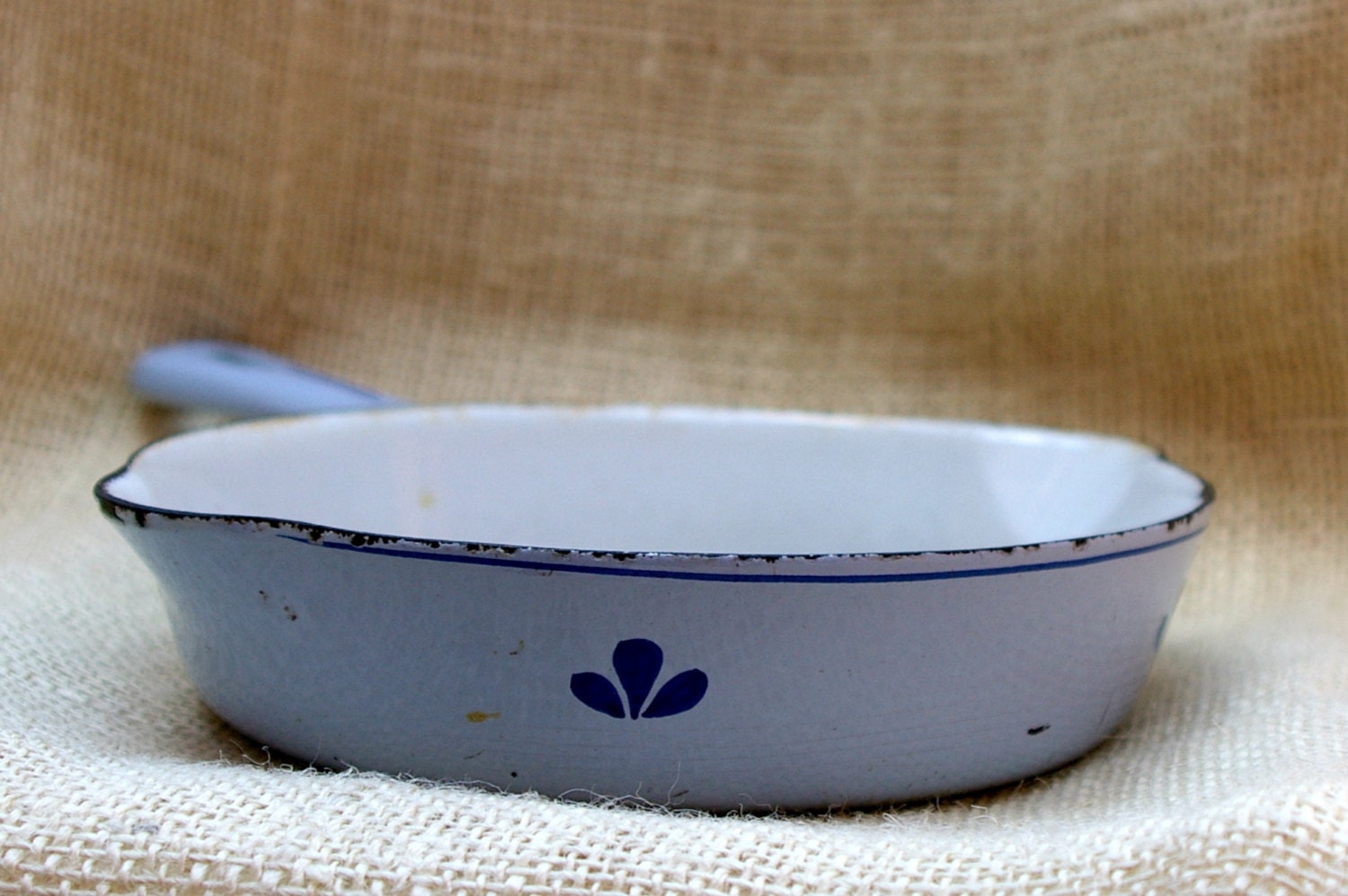 dru Holland Skillet // Vintage cast iron cookware // blue