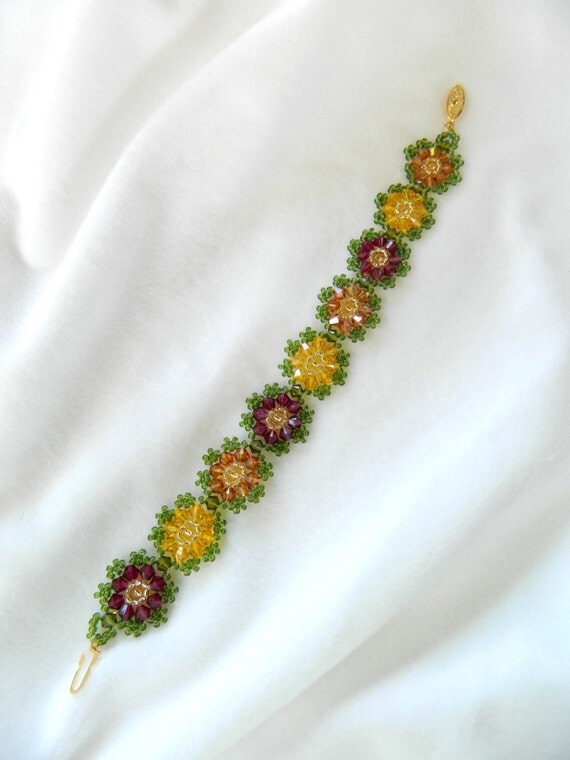 Items similar to Chrysanthemum Bracelet on Etsy