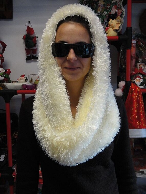 Hand knitted ladies scarf Collar