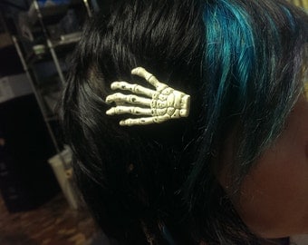 Skeleton hand hair clip