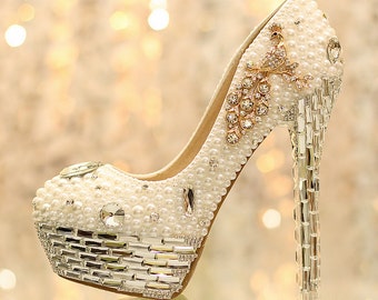 Items similar to Ivory wedding shoes, Vintage wedding, Crystal heels ...