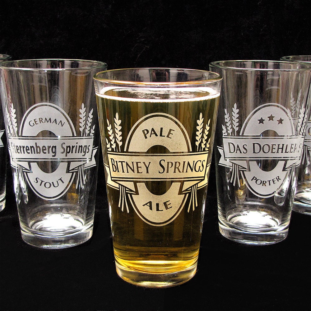 2 Personalized Pint Glasses Personalized Gifts for Groomsmen