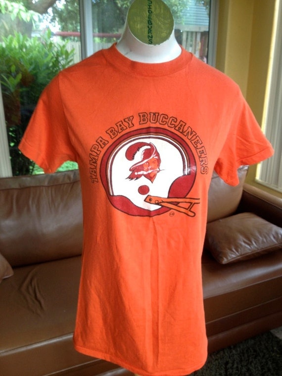 Tampa Bay Buccaneers NFL1970s vintage tee super soft shirt