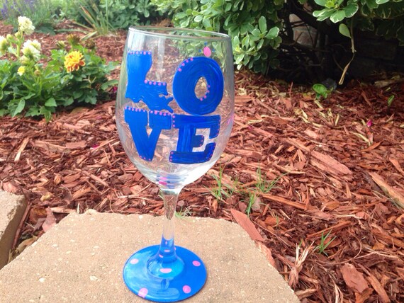 Louisiana State Love Painted Wineglass