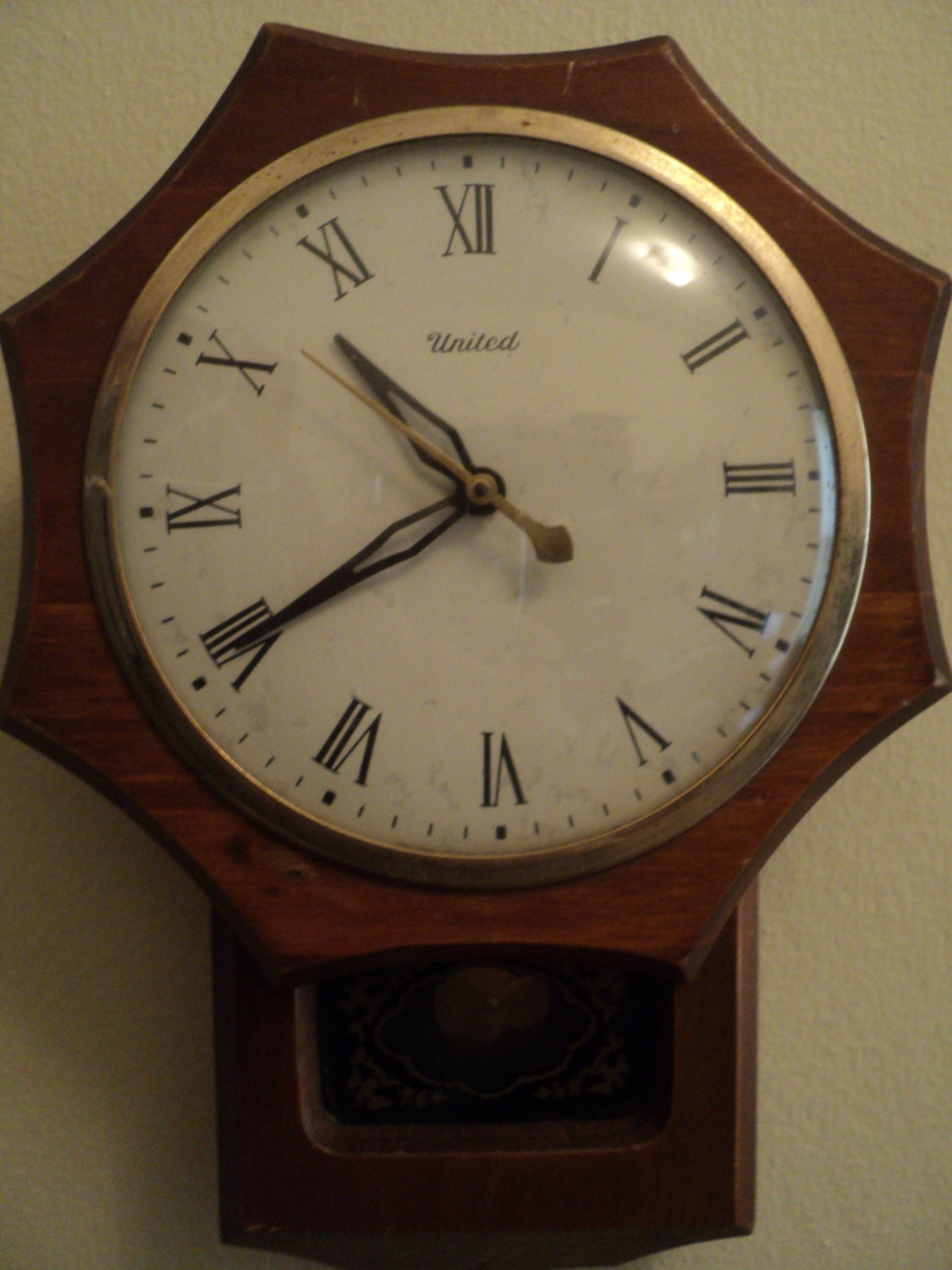 Vintage United Clock Corp. 59 wood wall by pandasvintagecurios
