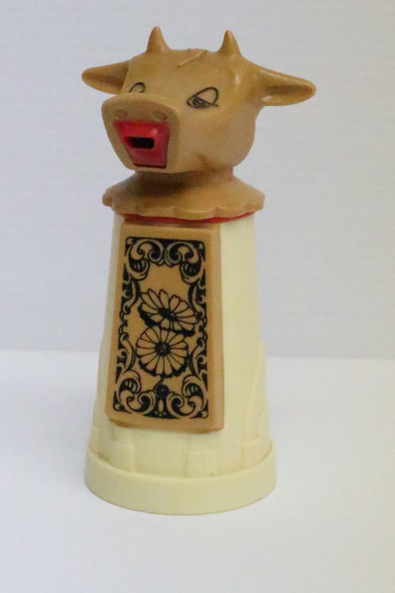 COW CREAMER plastic vintage housewares1950s