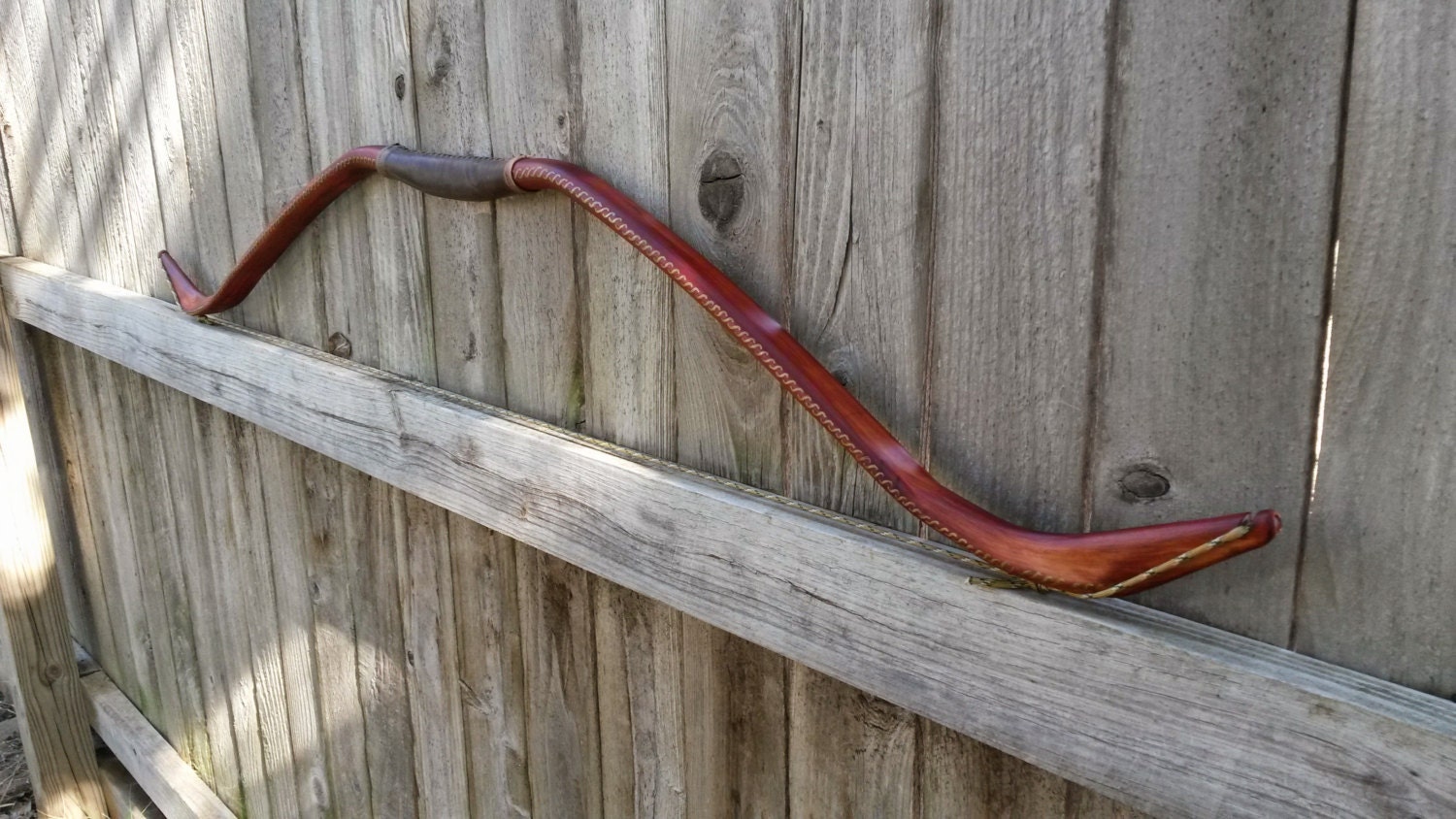 Adult Recurve Bow 28 lbs/12.7kg Faux Wood Grain with Gold