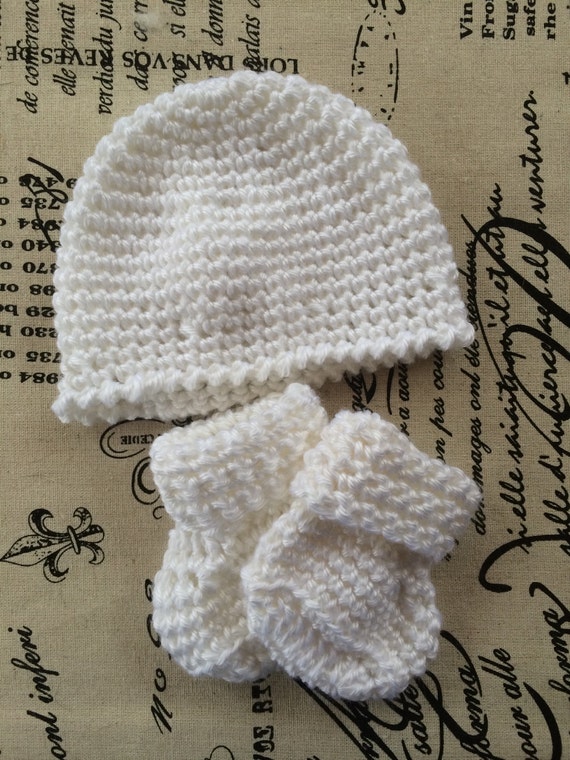 Items similar to Newborn crochet hat and bootie gift set Baby boy or
