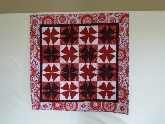 winding ways black and white and red wall hanging quilt