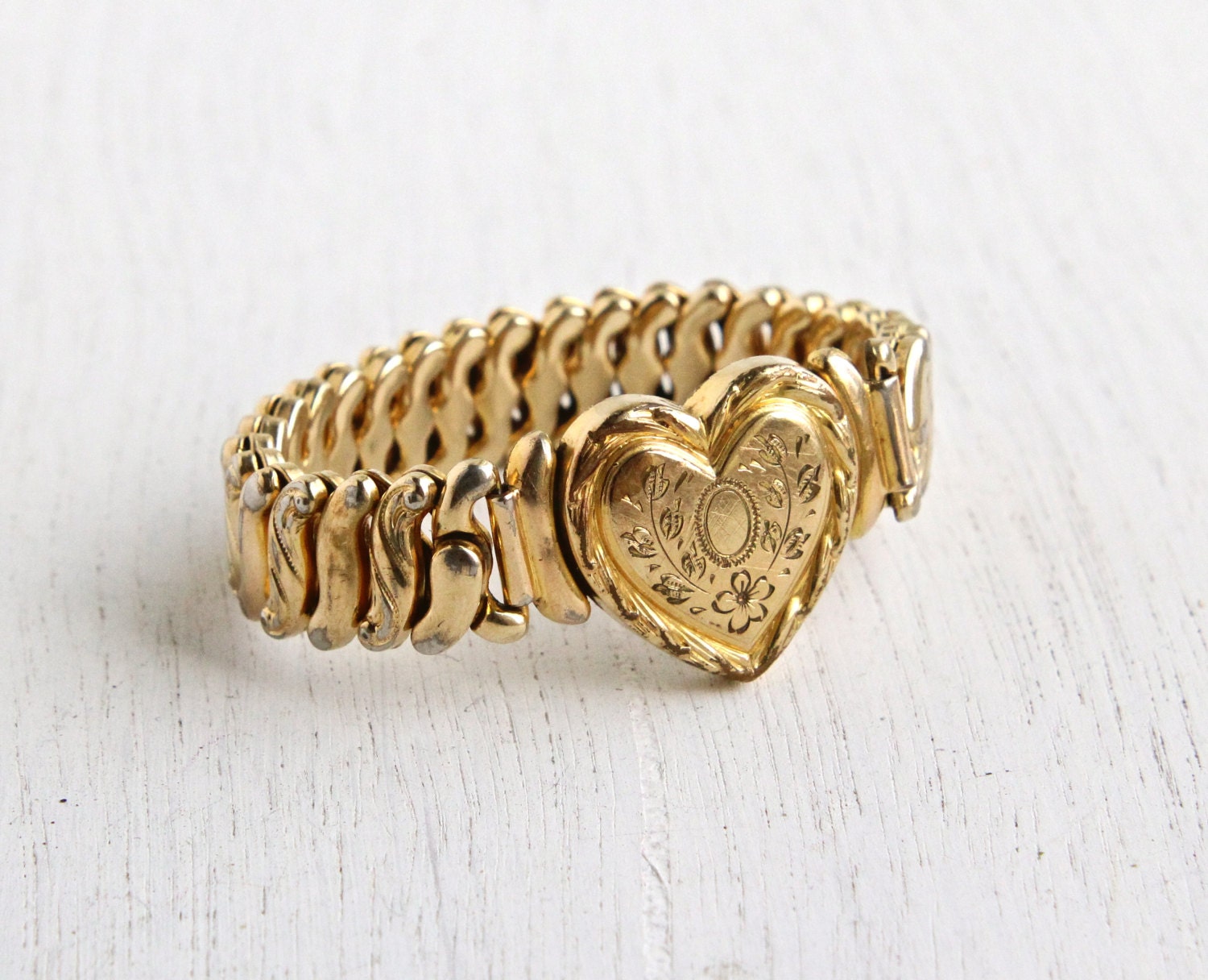 SALE Vintage Heart Bracelet Mid Century WWII 1940s Gold