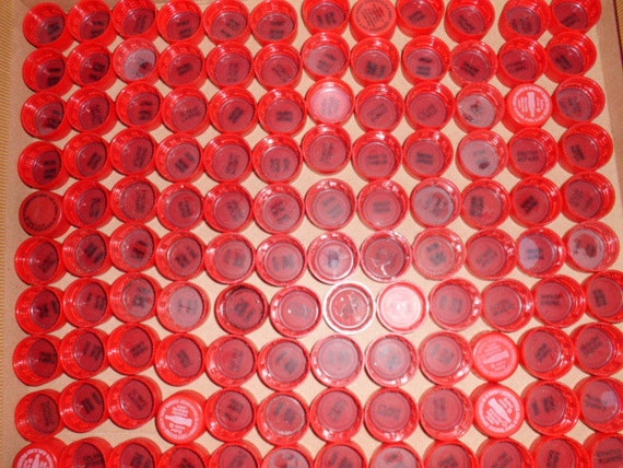 100-used-coke-plastic-bottle-caps-color-red-coca-by-zisematters