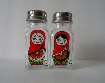 Hand painted salt and pepper shakers: Matriochka Design