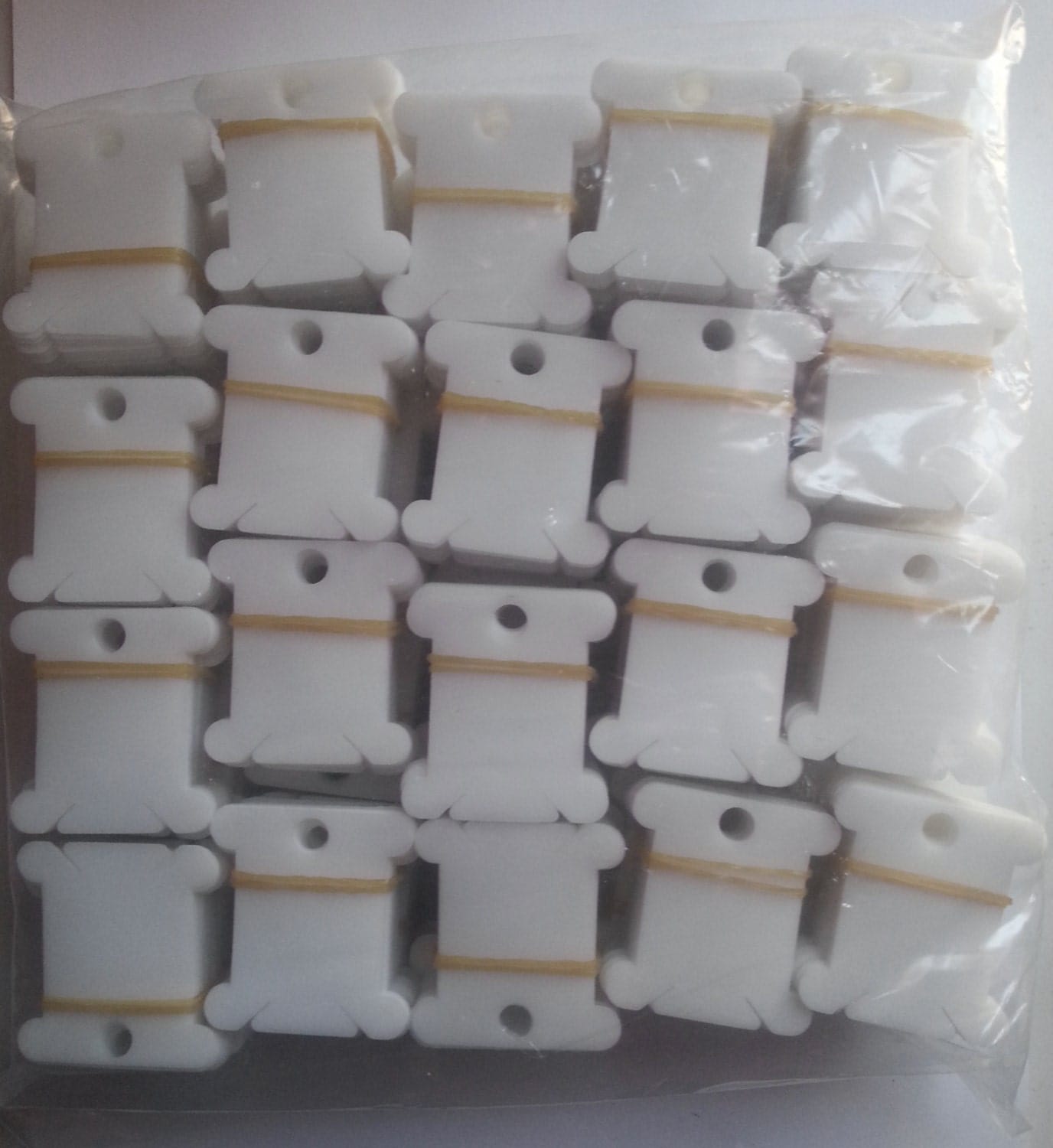 500 Plastic Thread Bobbins Embroidery Floss & Craft Thread