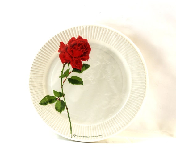Items similar to American Greetings Red Rose Dessert Plates Plastic Coated 7 Inch Paper Plates