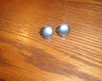 vintage clip on earrings blue lucite dots