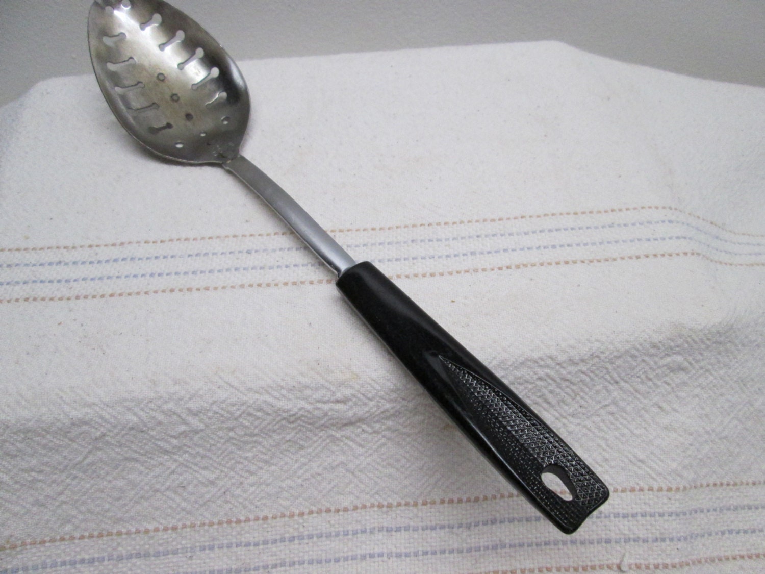 Ekco Serving spoon, made in USA, kitchen utensils Haute Juice