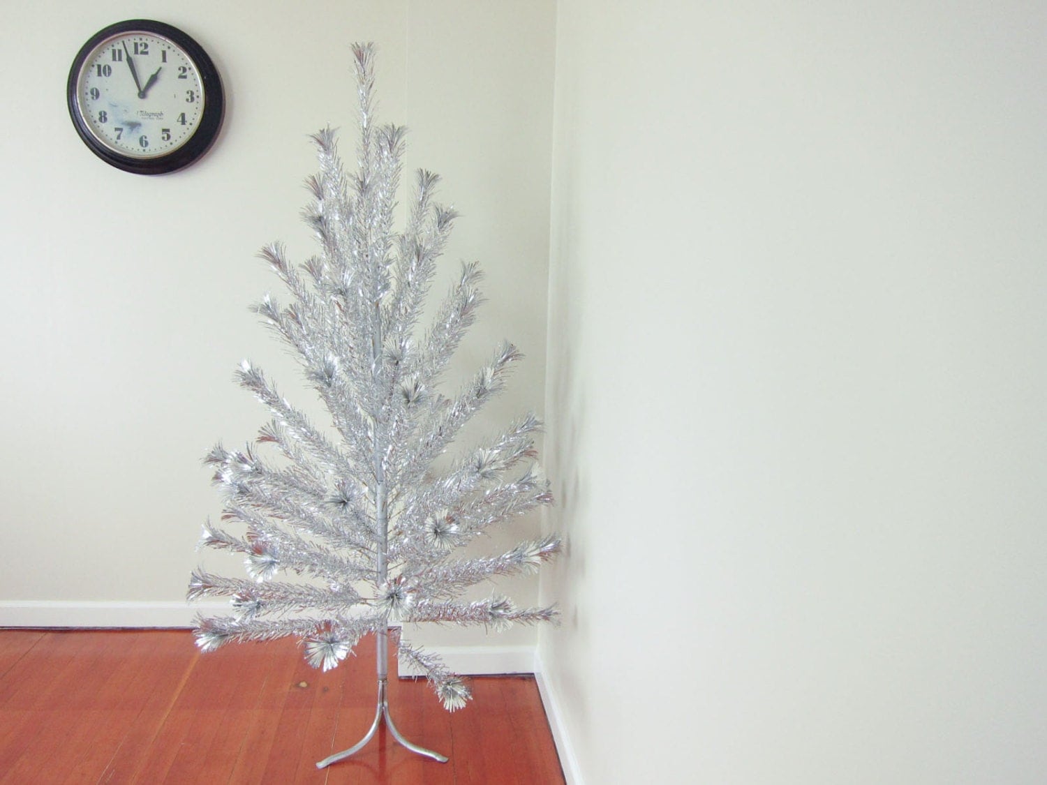 vintage pom pom aluminum silver christmas tree 6 foot the vintage pom pom aluminum silver christmas tree 6 foot the