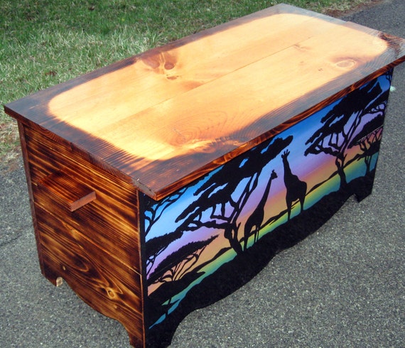 giraffe toy chest