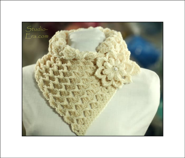 PATTERN Crochet 3D Chunky Neck Warmer with a 3D Flower