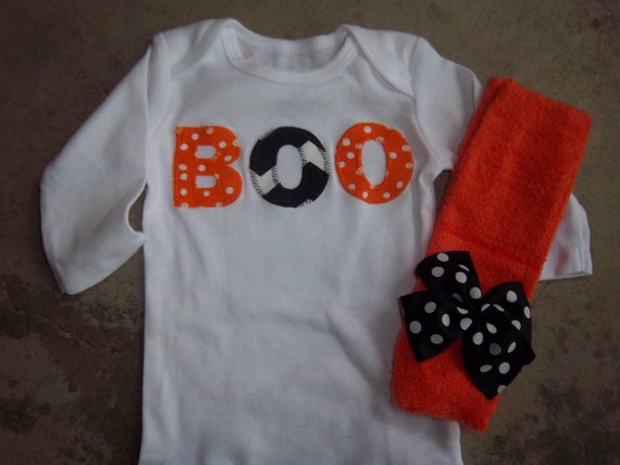 Items similar to Newborn Baby Girl Halloween Outfit - onesie, Black ...