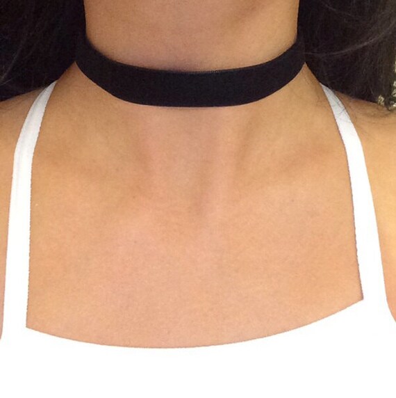 black velvet choker plain necklace 90s grunge trendy style