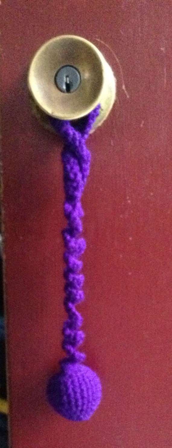Items similar to Crocheted door hanger cat toy rattle ball on Etsy