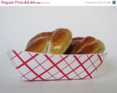 ON SALE 25 MEDIUM Retro Red Plaid Food Tray for Parties, Showers or Wedding Il_170x135