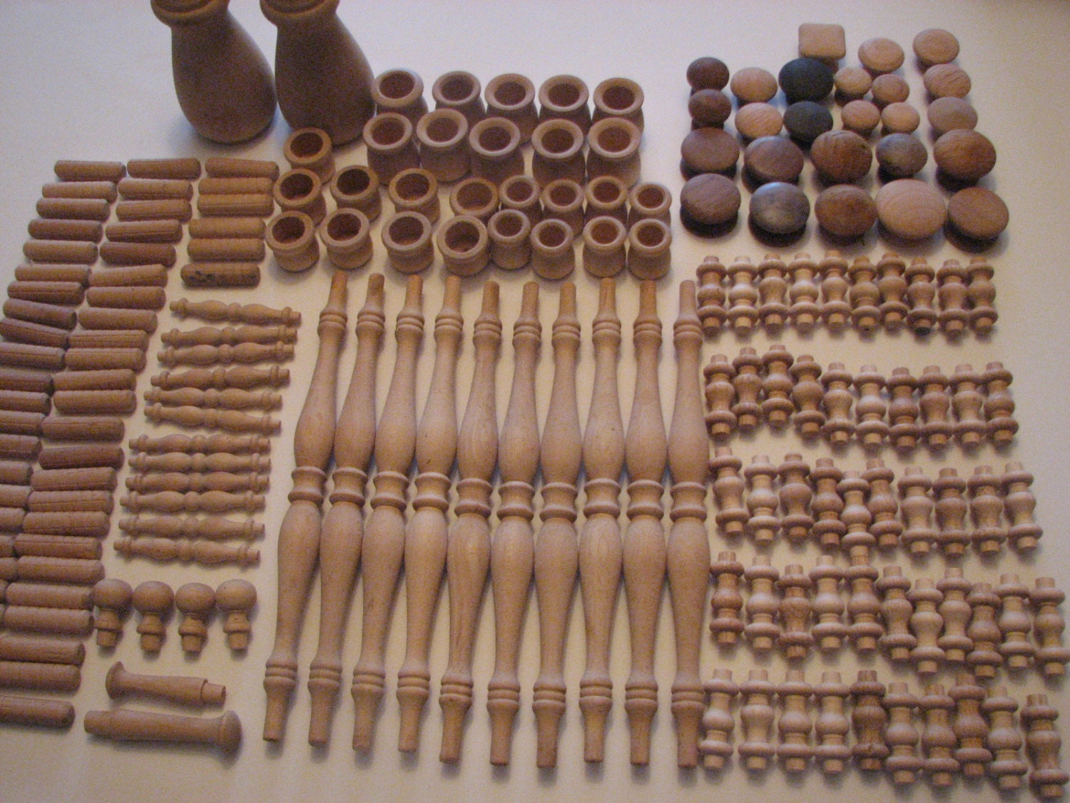 Woodworking Craft Parts 186 Pcs Of Assorted Spindles Pegs