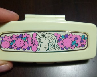 Vintage Floral Print Compact AVON Eye Shadow 60s 70s Boho Glam Mod Twiggy Eyes Flower Child Hippie Makeup Beauty Vanity Case Cosmetics Gift