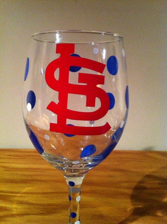 Items similar to STL Cardinals Wine glass on Etsy