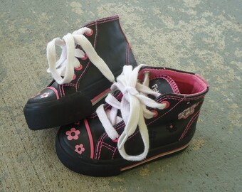 Baby Girl's Black Shoes with Pink and White Floral Decoration Size 5