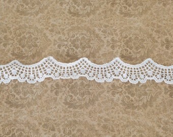 White Scalloped Lace Trim 5 Yards NLT00037