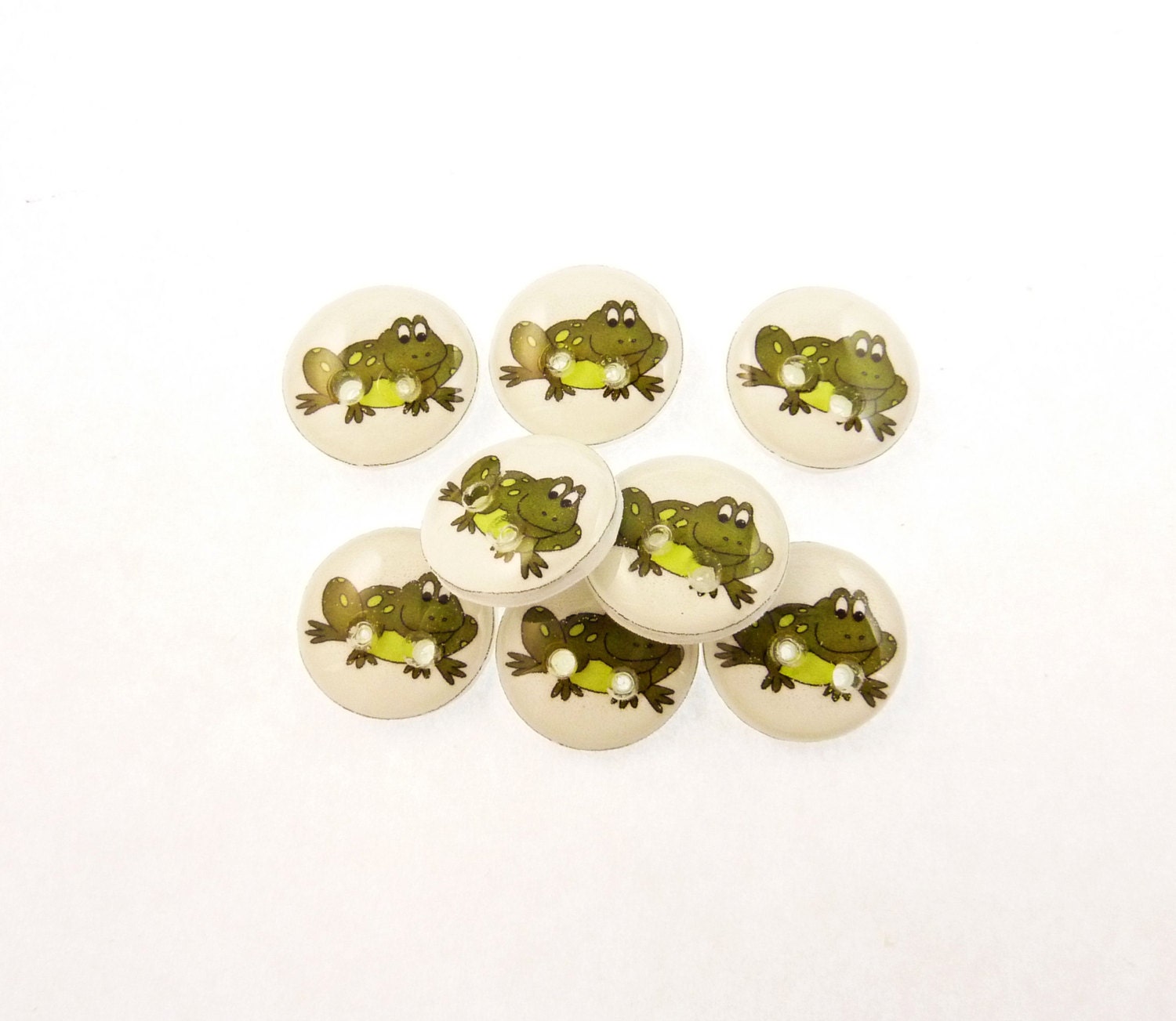 8 SMALL Frog buttons. Handmade Buttons. Sewing Buttons.