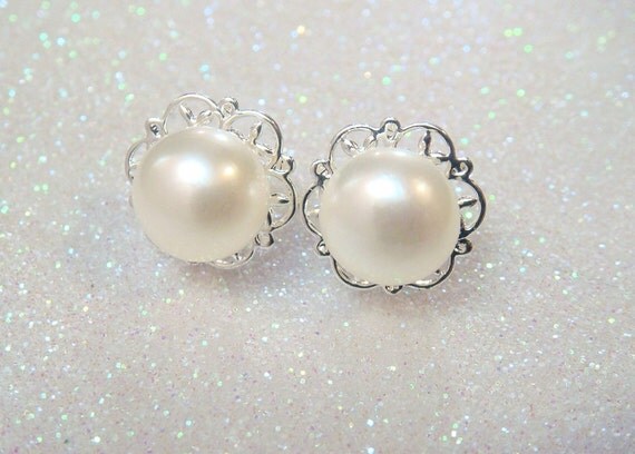 Items similar to Freshwater Pearl Studs pearl earrings / pearl and ...