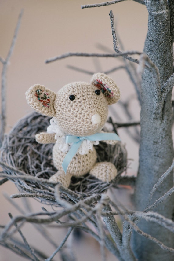 PATTERN Silky spring mouse - amigurumi pattern, crochet pattern, PDF